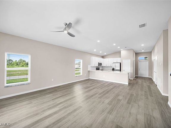 5th image of 1812 NE 1st Ave