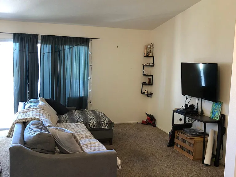 2548 Avenida Del Vis #201 — Photo 14