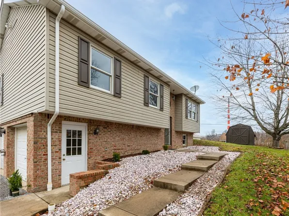 203 Charles St, Langeloth, PA 15054
