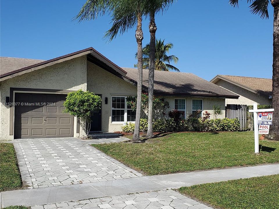 1st image of 1221 SW 83rd Ave