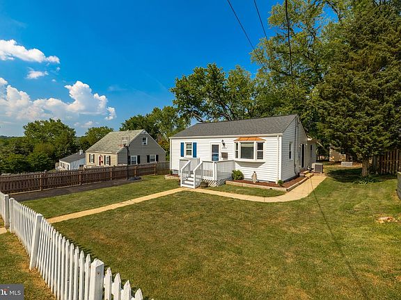 2nd image of 5621 Tremont Dr