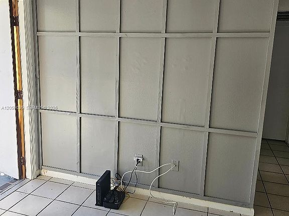 5th image of 2505 W 67th Pl #2227