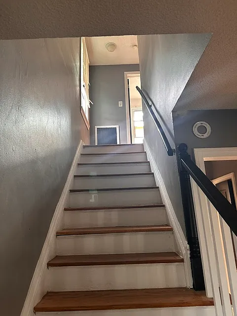 3 bed, 1400 sqft, $1,450 — Photo 4