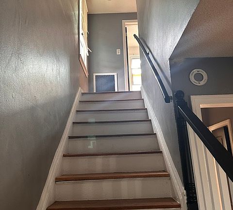 4th image of 15803 Coyle St