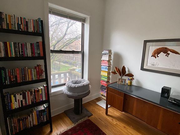 3rd image of 1222 N Hoyne Ave APT 2F
