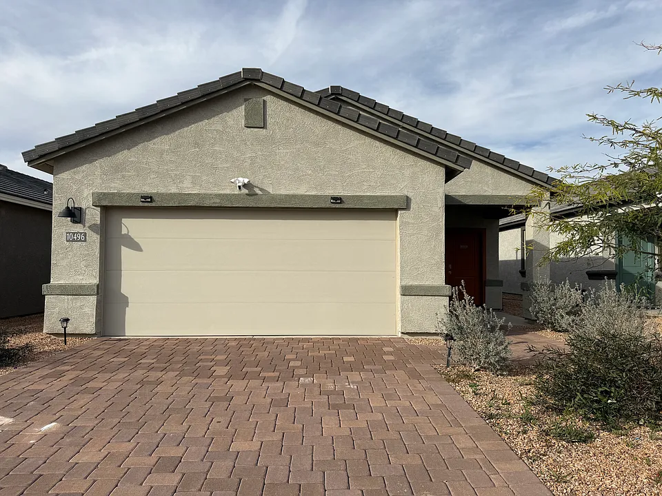 10496 W Thetford Ln