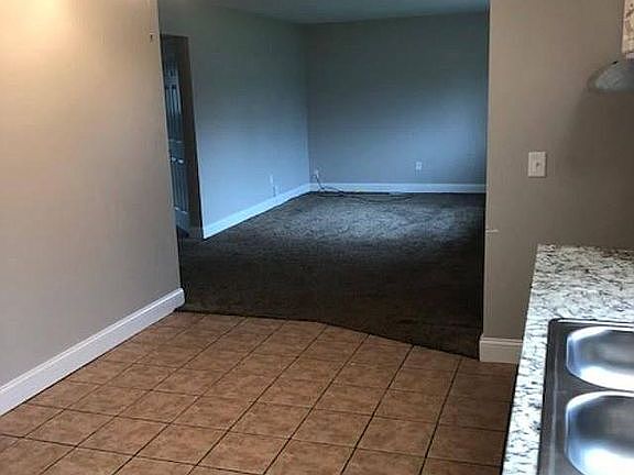 4th image of 6420 Almont Dr
