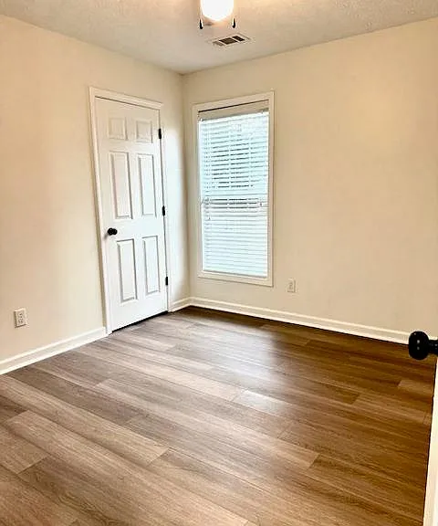 920 Charles Hall Dr — Photo 20