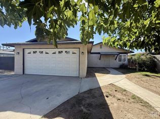 5811 Garber Way, Bakersfield, CA 93307