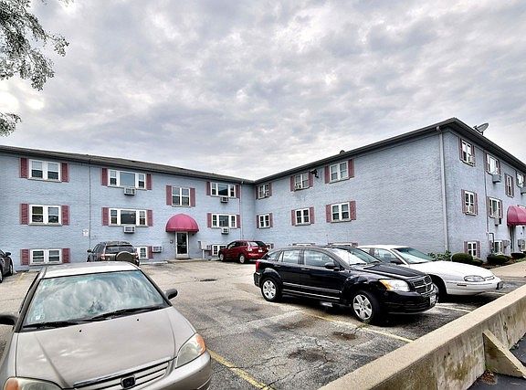 2nd image of 9458 Kelvin Ln APT 202