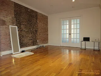 Rented by aptsandlofts.com