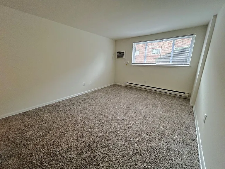 Oakwood Apartments — Photo 7