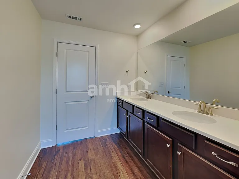 5223 Valor Dr — Photo 16