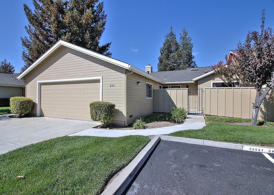 1st image of 800 Helen Dr