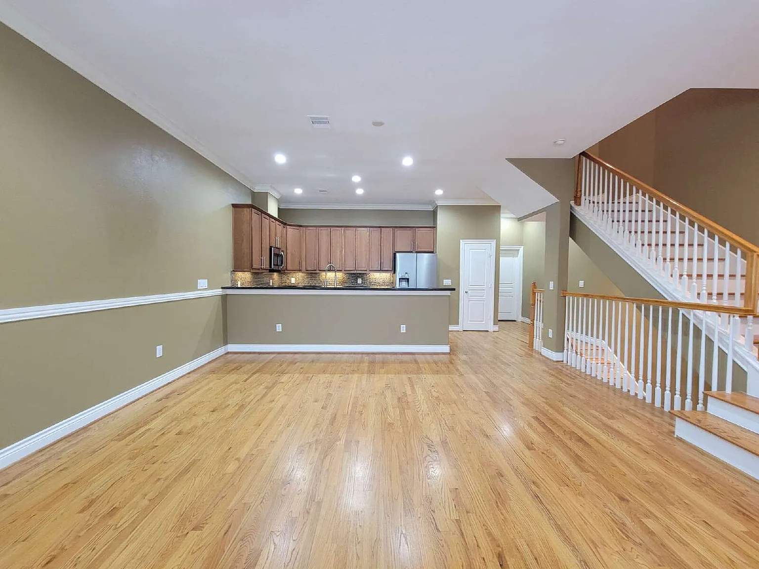 2 bed, 2.5 bath, 1770 sqft, $2,500 — Photo 4