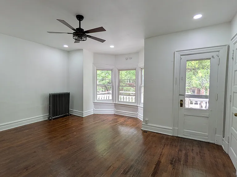 1036 W Walnut St #3F — Photo 5
