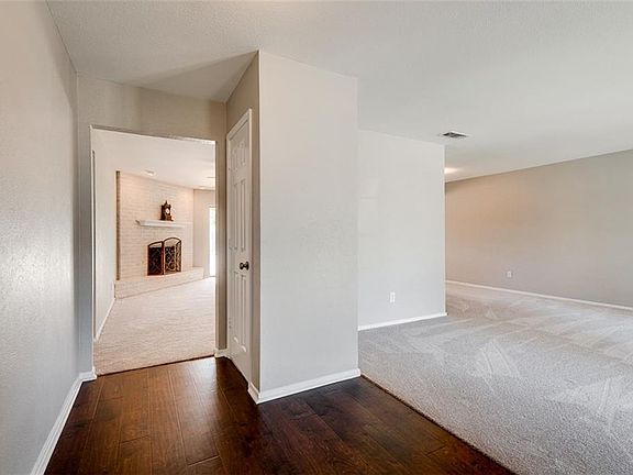 3rd image of 7604 Circle Dr