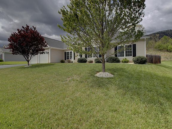 2nd image of 6109 Crumpacker Dr