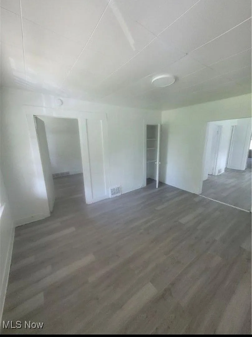 709 E 126th St, Cleveland, OH 44108 — Photo 2