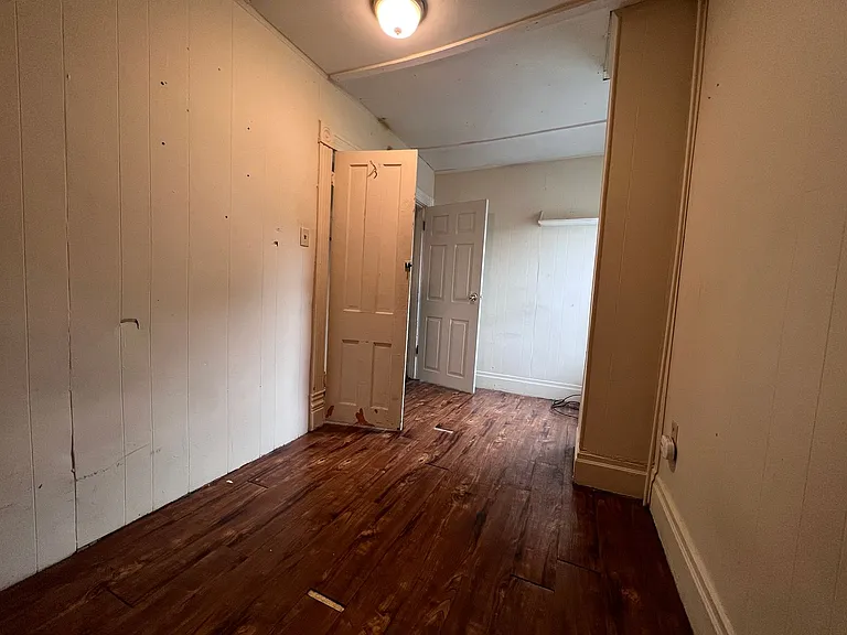 445 Baird Street — Photo 9