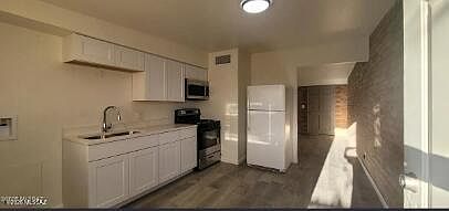5th image of 353 E Alturas St