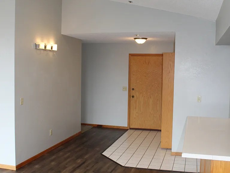 Jefferson Square Apartments — Photo 22