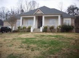 27 Cherokee Hills Dr, Rydal, GA 30171
