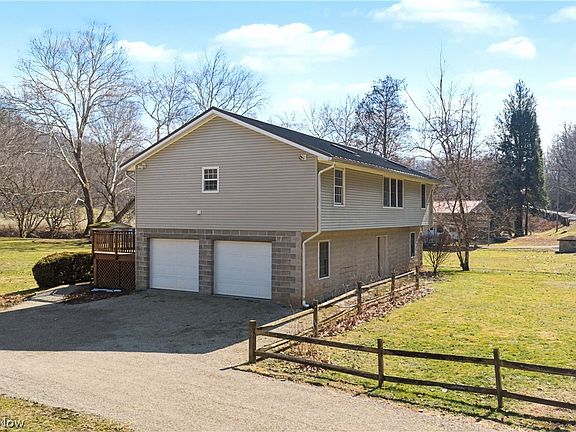 4th image of 416 Babcock Rd