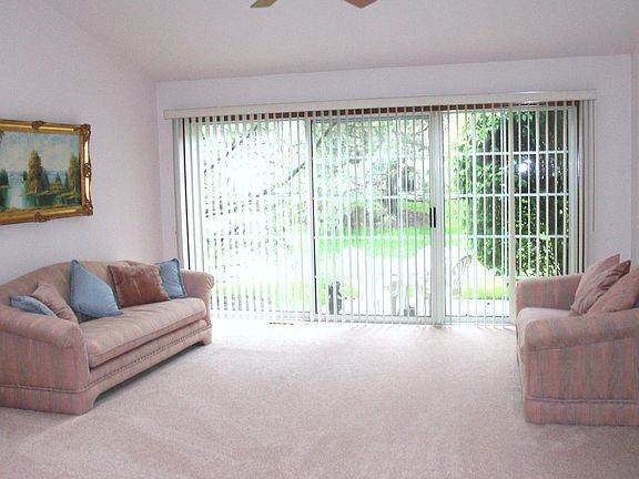 2nd image of 210 Lorraine Cir