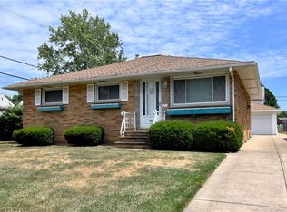 903 E 216th St, Euclid, OH 44119