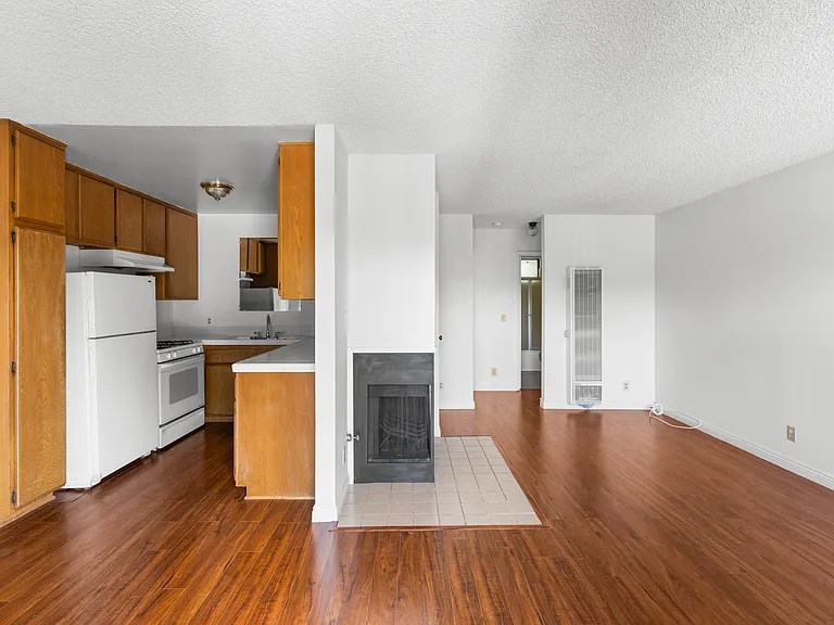 4193 Greenbush Ave #2 — Photo 4