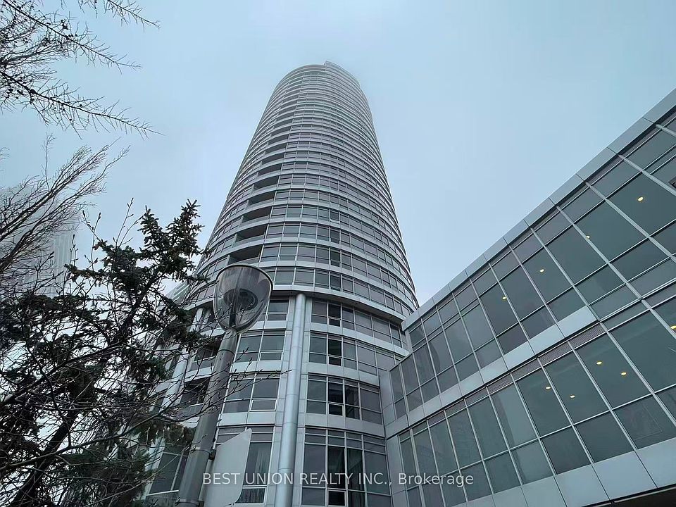 1st image of 181 Village Green Sq #Penthouse 20