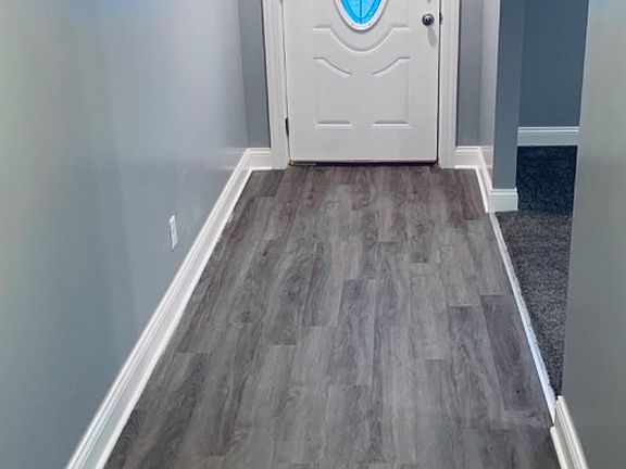 2nd image of 510 W 56th Pl
