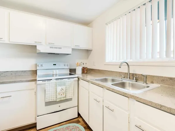 Colonial Villa Apartments