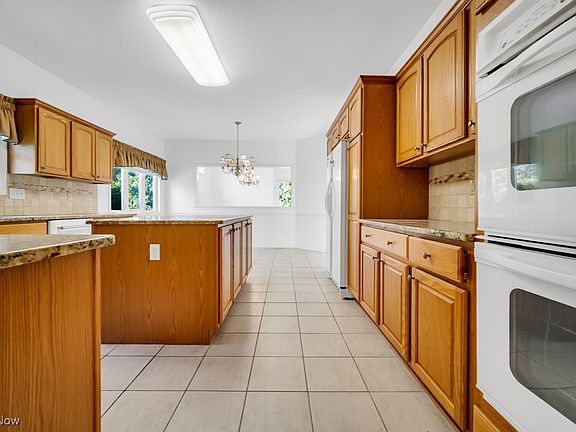 5th image of 447 Muirfield Dr