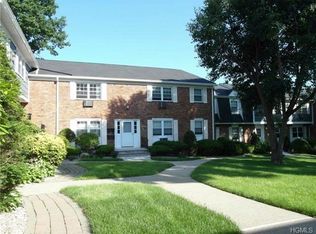 93 Doxbury Ln, Suffern, NY 10901