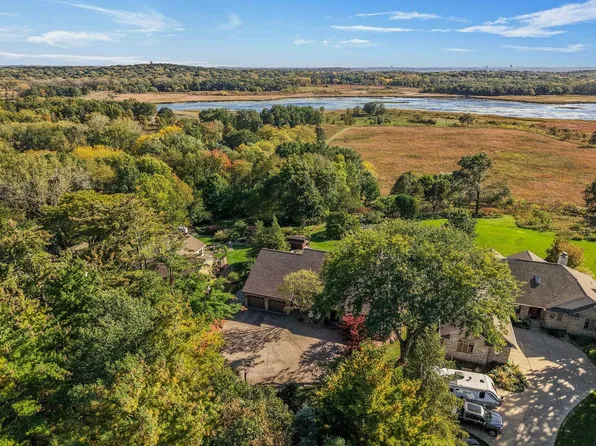 5163 River Rd, Waunakee, WI 53597
