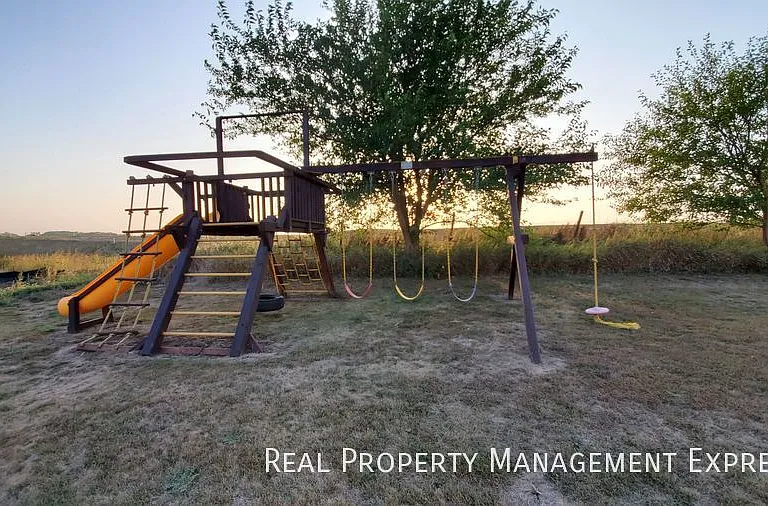 305 E Pine Lake Dr — Photo 45