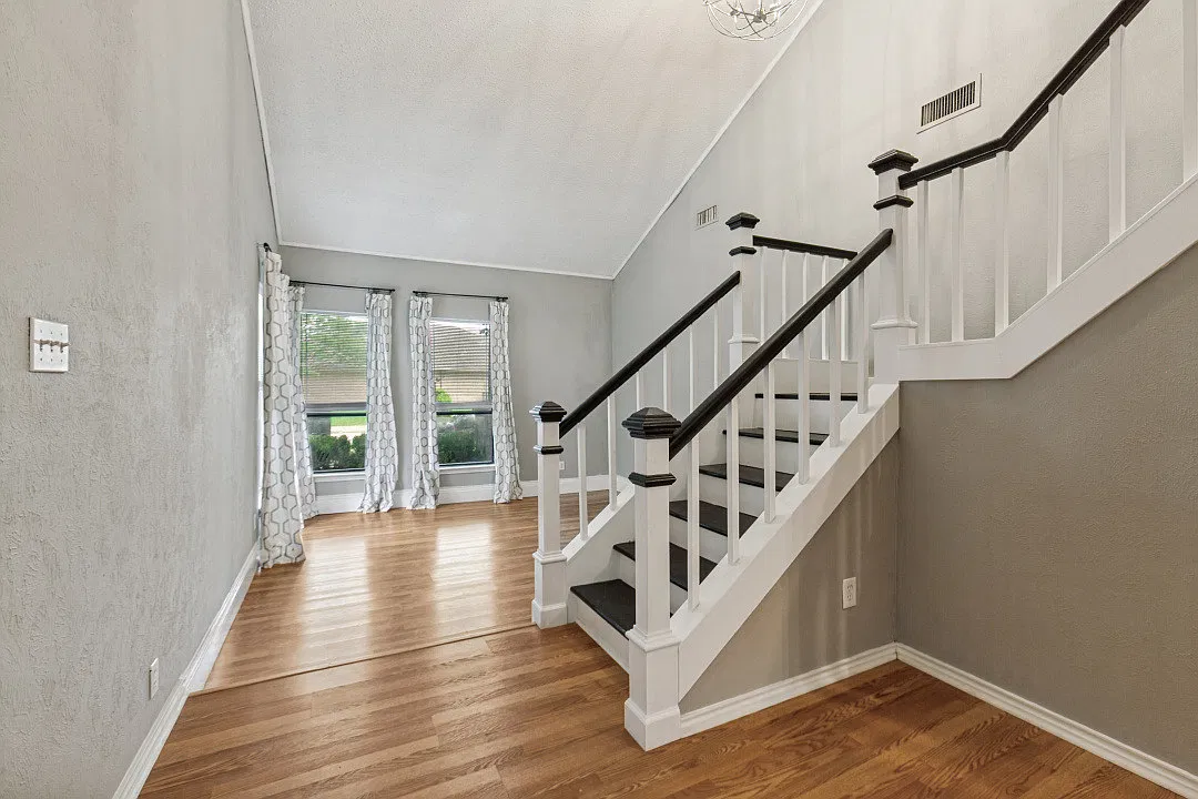 3 bed, 2138 sqft, $2,950 — Photo 3