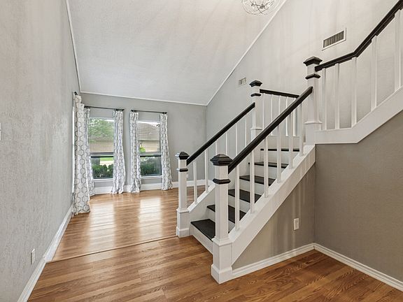3rd image of 13238 Carthage Ln