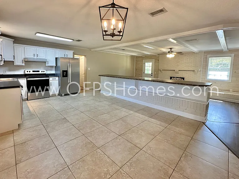 4490 Highway 87 N — Photo 4