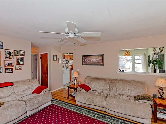 5th image of 39 Margaret Dr
