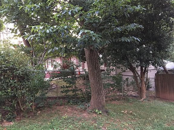 3rd image of 4415 Sequoia Dr