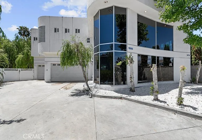 1580 San Bernardino Pl — Photo 2