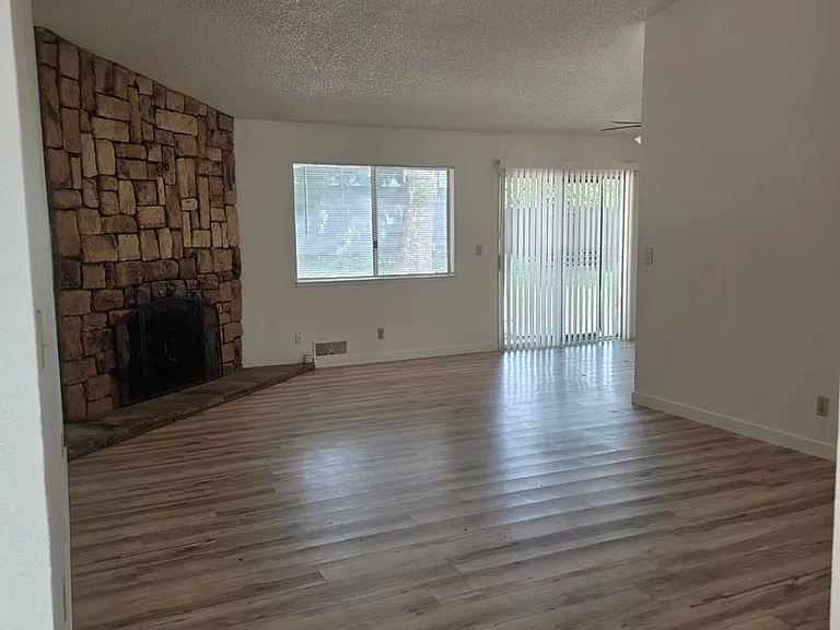 3207 Kathy Way — Photo 2