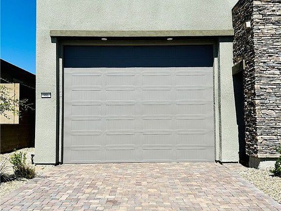 2nd image of 981 Woodburn Ln