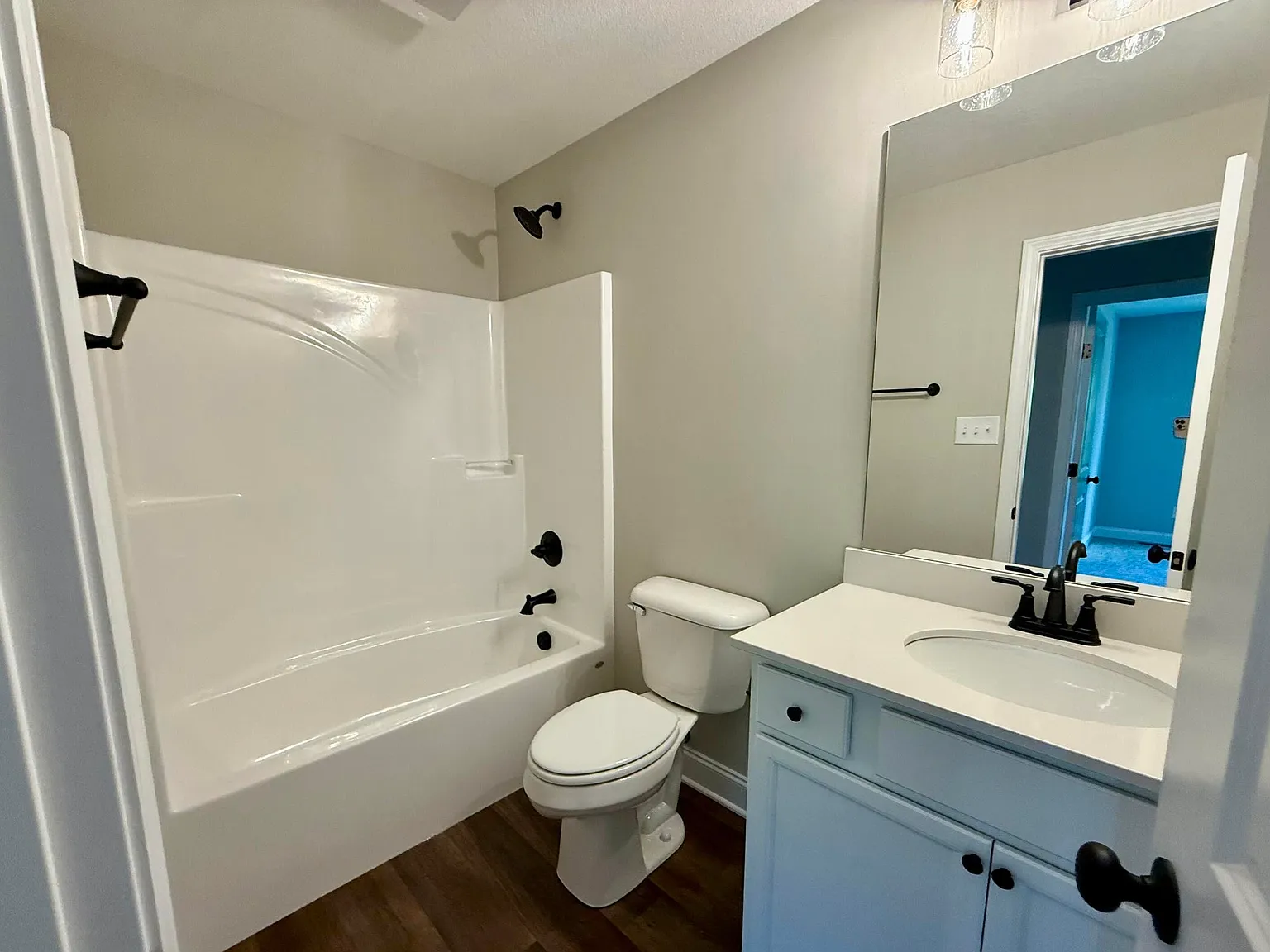 3 bed, 2.5 bath, 1464 sqft, $2,150 — Photo 3