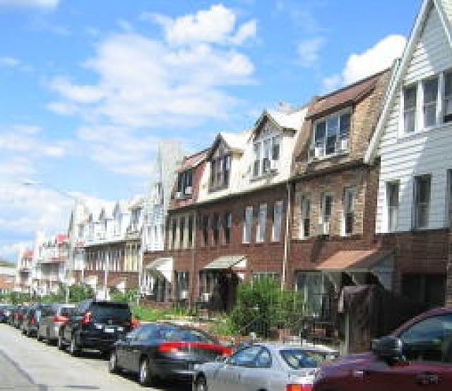 1st image of 2037 32nd St
