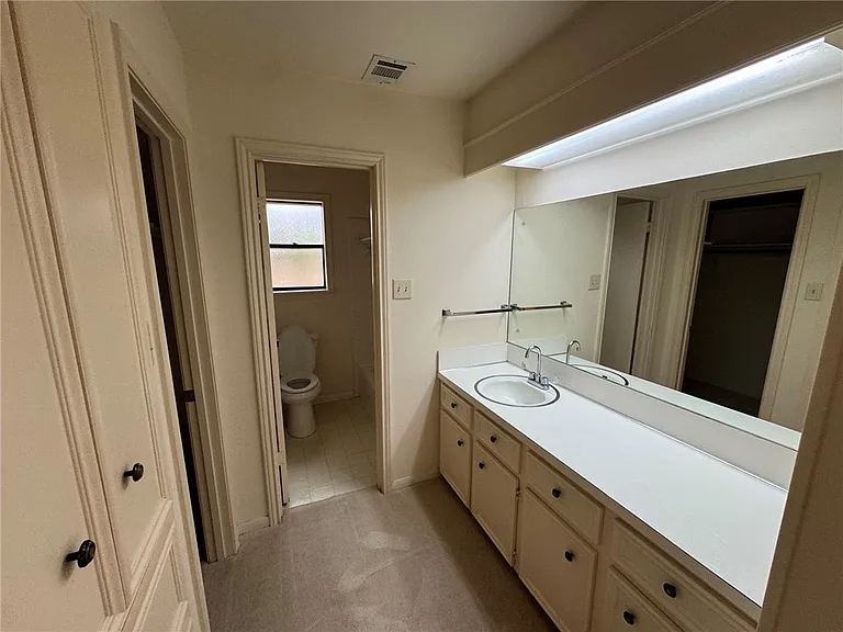 2716 Adrienne Cir — Photo 8