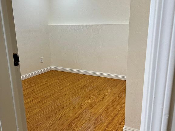 5th image of 83 Vendome Ave #3